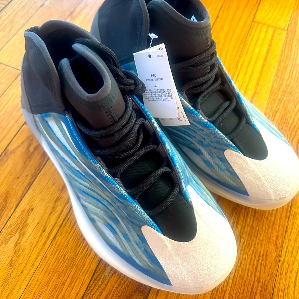 Yeezy - YZY QNTM Basketball Sneakers   Size 11.5